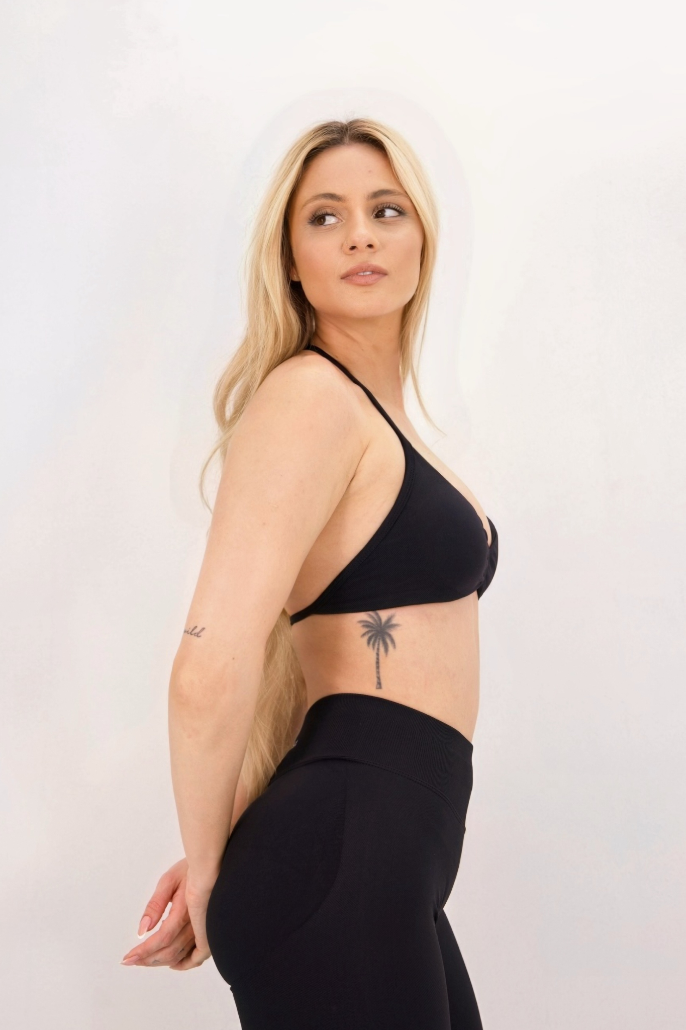 Contour Halterneck Bra | Black