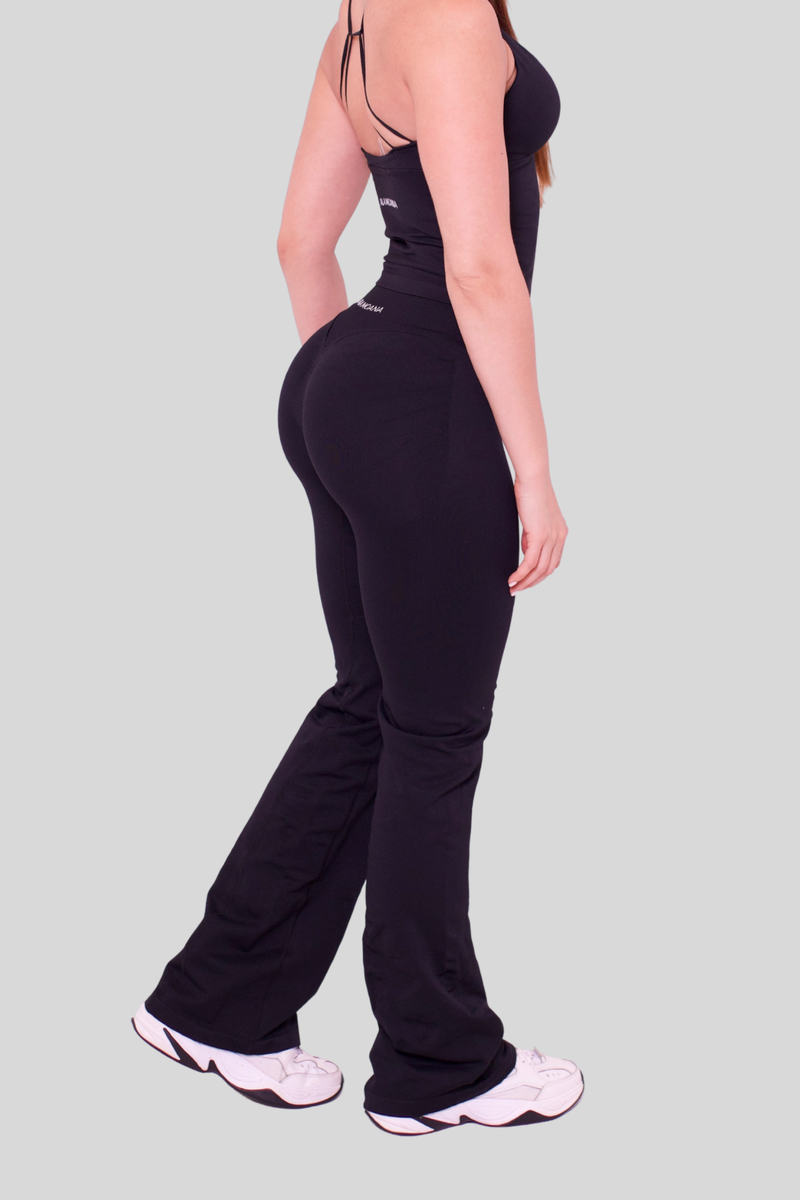 Signature Sculpt V-waist Flare Leggings | Black