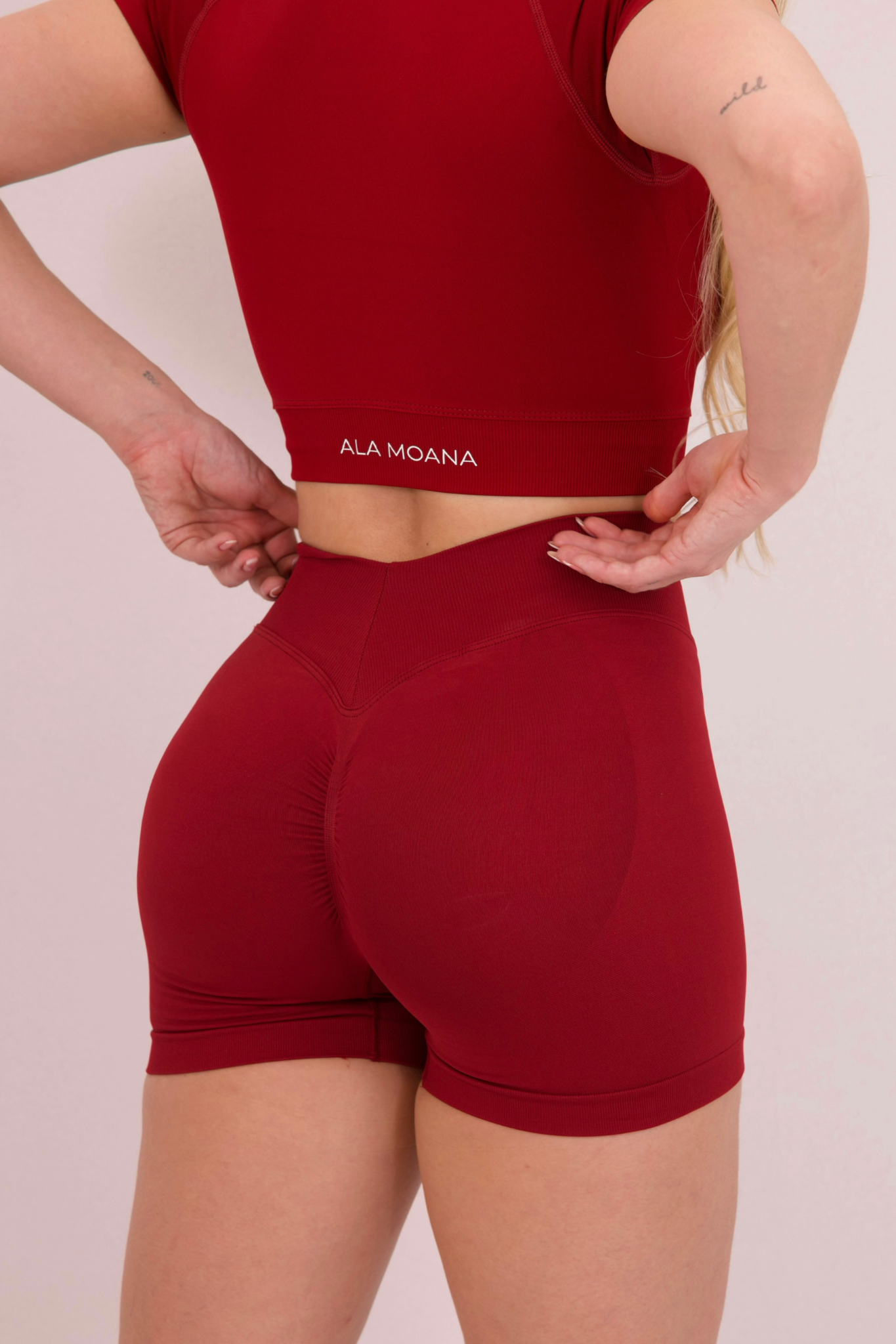 V-back Sculpt Compression Shorts | Spicy Red (7137)